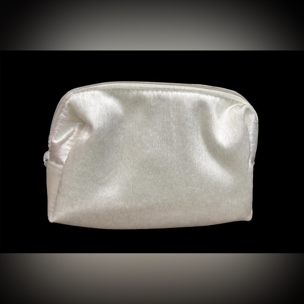 New Dior make up pouch/crossbody - Picture 3 of 6
